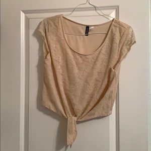Lace ivory short sleeve crop top
